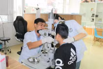Hà Nội thúc đẩy y tế từ xa, khám miễn phí và hỗ trợ điều trị tật khúc xạ