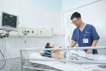 Nhiều người sốc nhiệt nguy kịch do nắng nóng, bác sĩ cảnh báo!