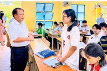 Thực hư thông tin thí sinh sử dụng điện thoại trong kỳ thi tại Cà Mau
