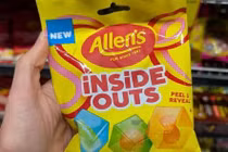 Australia thu hồi một số lô kẹo Allen’s iNSiDE OUTS do phát hiện dị vật