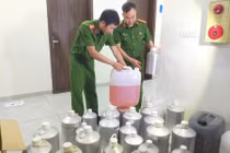 Phá đường dây sản xuất, buôn bán nước hoa giả quy mô lớn tại Thanh Hóa