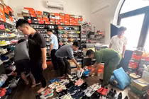 Ninh Bình xử phạt hơn 77 triệu đồng vì bán giày giả mạo nhãn hiệu