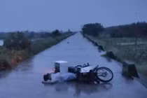 Chuyện đau lòng từ sét đánh làm 2 phụ nữ tử vong ở Ninh Bình, người dân cần cảnh giác mùa dông sét