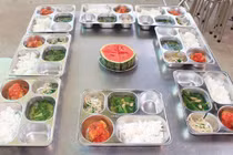 Hà Nội đề xuất hỗ trợ bữa ăn bán trú học sinh tiểu học 