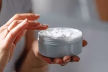 Thu hồi toàn quốc 6 mỹ phẩm của Công ty X.C.G.G vì vi phạm quy định