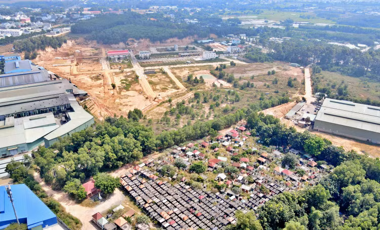 Sự thật phía sau quảng cáo hoa mỹ của chủ đầu tư Dự án Green Valley City (Kỳ 5) - Hình 2 Su that phia sau quang cao hoa my cua chu dau tu Du an Green Valley City (Ky 5)-Hinh-2