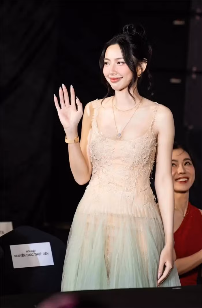 thuy-tien9.png