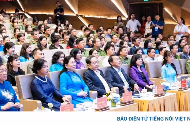Chủ tịch Quốc hội Trần Thanh Mẫn dự Chương trình 'Kết nối yêu thương'