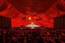 VINGROUP tặng 50% giá vé SHOW “ĐẤT NƯỚC THIÊN HÙNG CA” - TRI ÂN người có công , người cao tuổi và học sinh, sinh viên