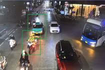 CSGT Hà Nội mở đường đưa sản phụ đau ruột thừa cấp cứu khẩn cấp 