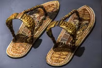 Phát hiện đôi dép tinh xảo của pharaoh Tutankhamun trong lăng mộ