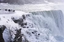 Khung cảnh kỳ vĩ của thác Niagara trong mùa đông tuyết phủ