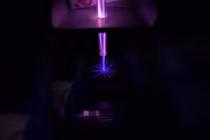 Thử nghiệm tia plasma cho giặt giũ không nước trên Mặt trăng và sao Hỏa