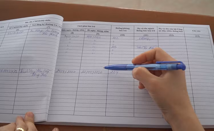 Biển Sầm Sơn vắng tanh vì công điện không đón khách ngoại tỉnh - 7