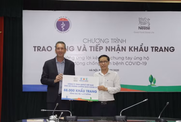 Bộ Y tế tiếp nhận 88.000 khẩu trang để phòng chống COVID-19 ảnh 2 Bộ Y tế tiếp nhận 88.000 khẩu trang để phòng chống COVID-19 ảnh 2
