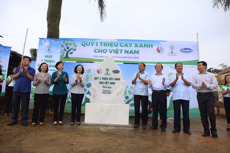 Chương trình đã trồng nhiều cây xanh tại các khu di tích khác nhau tại Bến Tre, Bình Định, Bắc Kạn, Cao Bằng… nhằm góp phần tạo không gian xanh đặc trưng và hấp dẫn cho các khu di tích.
