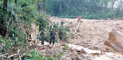 CẬP NHẬT: Giải cứu thành công 19 người, còn 36 công nhân tại Rào Trăng 3 và 4 ảnh 1 CẬP NHẬT: Giải cứu thành công 19 người, còn 36 công nhân tại Rào Trăng 3 và 4 ảnh 1