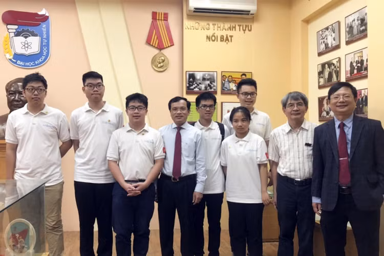 Việt Nam giành 2 Huy chương Vàng tại Olympic Toán học quốc tế năm 2020 Việt Nam giành 2 Huy chương Vàng tại Olympic Toán học quốc tế năm 2020