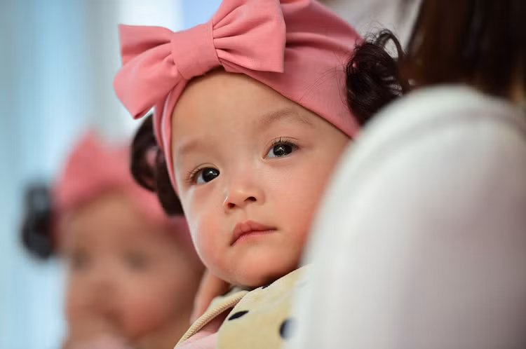 Hai bé Song Nhi xuất viện sau gần 3 tháng mổ tách dính thành công ảnh 6 Hai bé Song Nhi xuất viện sau gần 3 tháng mổ tách dính thành công