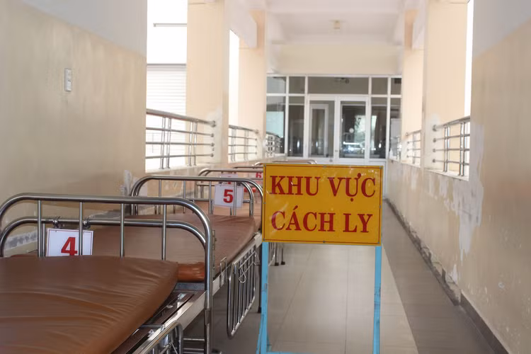 Phi công người Anh tiên lượng còn rất nặng, tràn khí màng phổi được dẫn lưu - 1