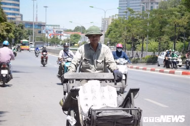 Bắc Bộ và Bắc Trung Bộ đón đợt nắng nóng gay gắt đầu tiên trong năm - 1