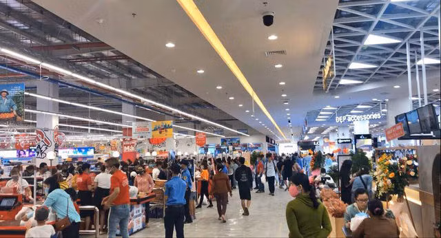  Buộc dừng hoạt động Big C Quảng Ngãi sau khai trương rầm rộ bất chấp dịch Covid-19 - Ảnh 1.