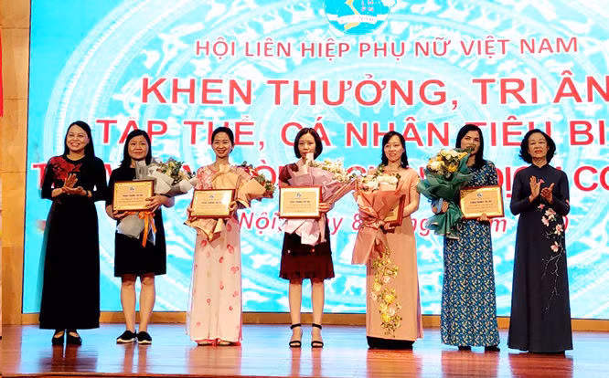 Đồng chí Hà Thị Nga được bầu làm Chủ tịch Hội Liên hiệp phụ nữ Việt Nam ảnh 3