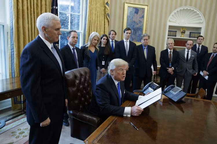 Noi cac cua TT Trump dan tu bo hy vong vao nhiem ky thu hai anh 2