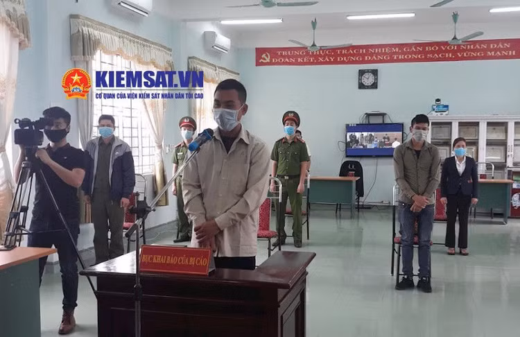 Không đeo khẩu trang, đánh cán bộ kiểm dịch: Phạt 9 tháng tù - ảnh 1