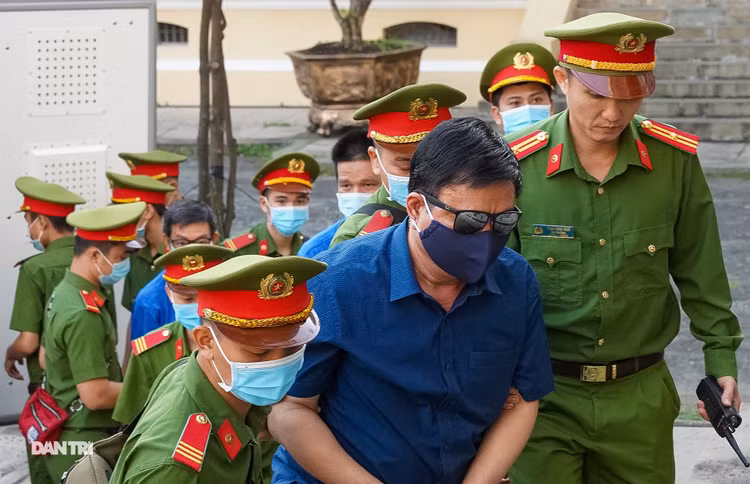 Toàn cảnh phiên tòa xét xử ông Đinh La Thăng và đồng phạm - 3