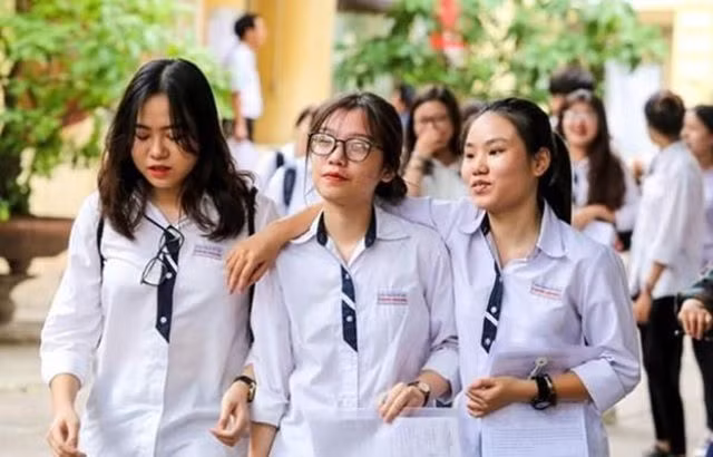 ĐH Kinh tế Quốc dân dự kiến tổ chức thi riêng vào tháng 8 với 8 môn thi - 1