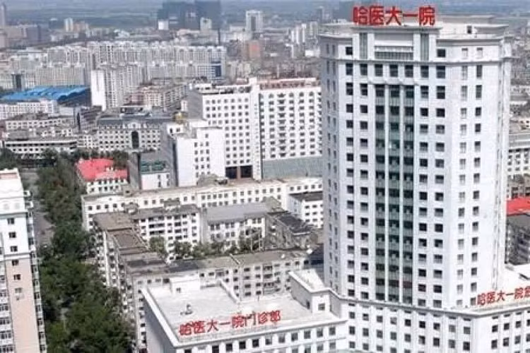 Trung Quốc đối phó hai ổ dịch mới, phạt một loạt quan chức