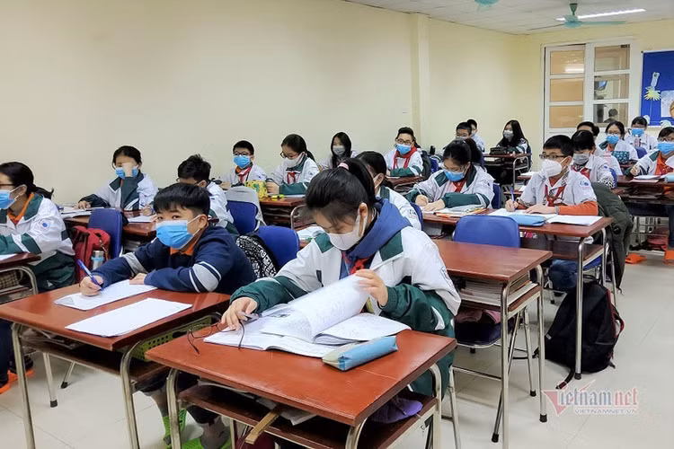 Phụ huynh Hà Nội 'trăm phương nghìn kế' nghĩ cách trông con nghỉ học