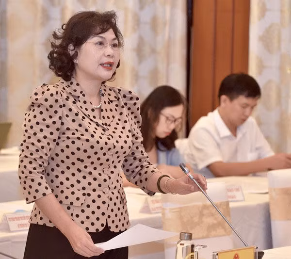 Phó Thống đốc NHNN Nguyễn Thị Hồng trả lời các nhà báo. Ảnh: VGP/Đoàn Bắc