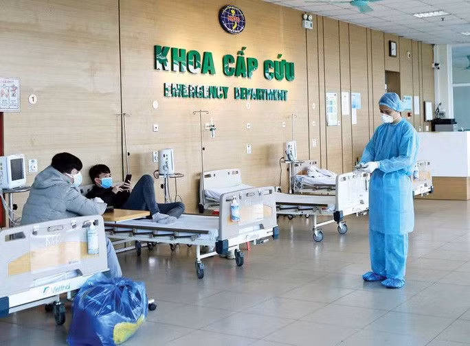 Hai bệnh nhân mắc Covid -19 diễn biến xấu, phải thở máy và lọc máu - Ảnh 2.