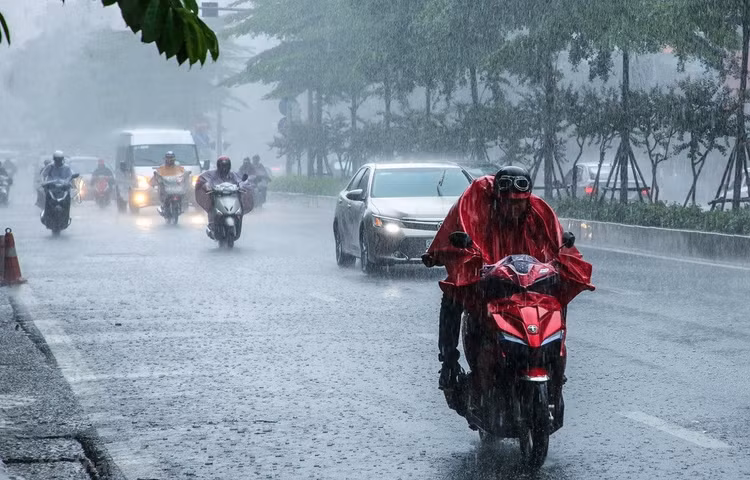 Vùng áp thấp vào Biển Đông, Bắc Bộ mưa lớn - 2
