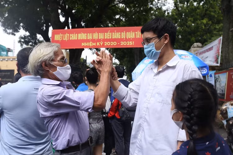 Bày tỏ về trân trọng cuộc sống, thí sinh khen đề Văn hay - 4