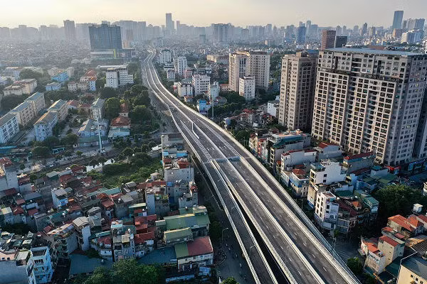 Đường bộ trên cao đoạn Ngã Tư Sở đến Ngã Tư Vọng. Ảnh: Tuấn Trần