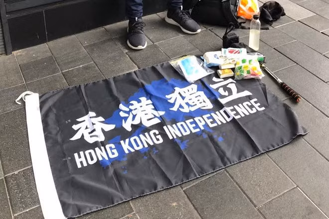 Hong Kong bat nguoi dau tien anh 1
