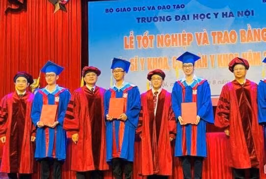 với những chương trình đào tạo đại học đặc thù kéo dài 5, 6 năm, khi tốt nghiệp, bằng bác sĩ của người học có thể tương đương bằng thạc sĩ. Ảnh minh họa.