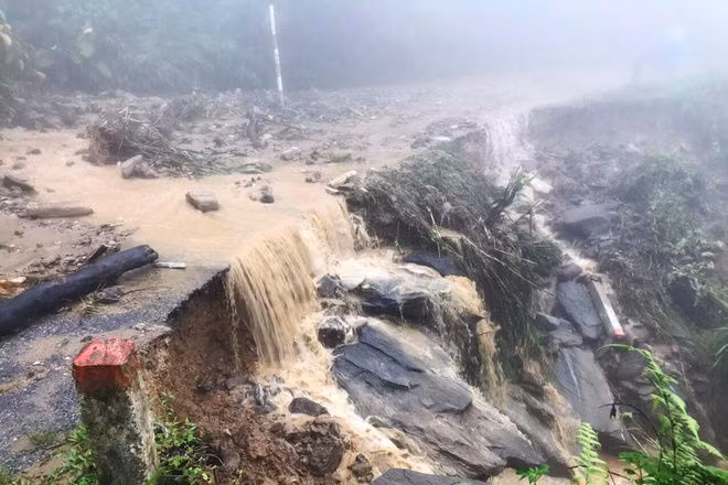 thiet hai do mua lu o mien nui phia Bac anh 1