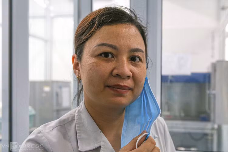 Bên trong phòng xét nghiệm Covid-19 ảnh 11