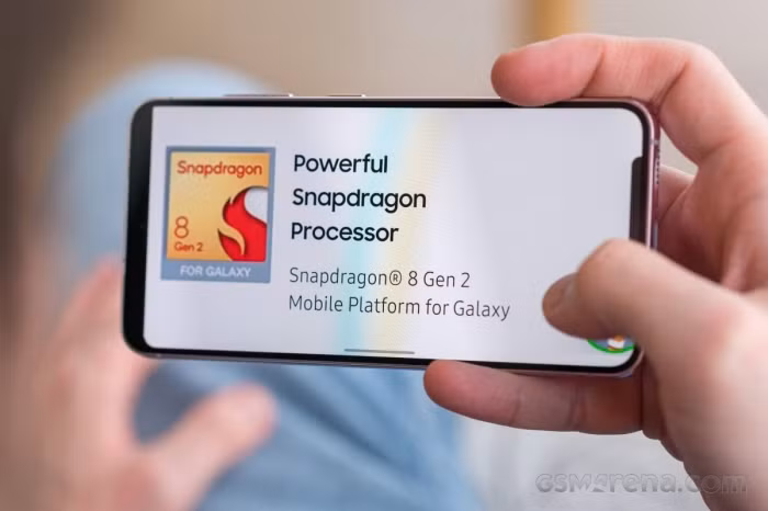 Siêu phẩm AI nhỏ gọn Galaxy S23... có đủ sức "quật ngã" iPhone 16? - Hình 3 Sieu pham AI nho gon Galaxy S23... co du suc