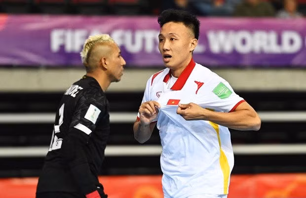 Tuyen futsal Viet Nam thang nghet tho Panama, 'sang cua' co ve di tiep hinh anh 2