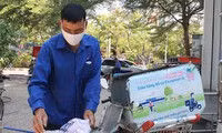 Nhiều ngành sản xuất quan trọng lao dốc vì COVID-19 ảnh 1 Chuỗi siêu thị Co.opmart Hà Nội gia tăng bán hàng online ship cho khách sau khi 1 siêu thị đóng cửa.