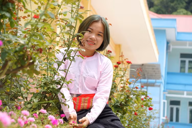 Tâm sự đầy nước mắt của nữ sinh dân tộc Thái mồ côi đạt 27,5 điểm - 3