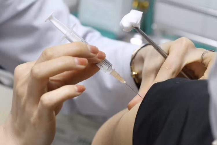 Vì sao đã tiêm vaccine phòng ngừa mà vẫn bị nhiễm SARS-CoV-2? ảnh 1 Vì sao đã tiêm vaccine phòng ngừa mà vẫn bị nhiễm SARS-CoV-2? ảnh 1