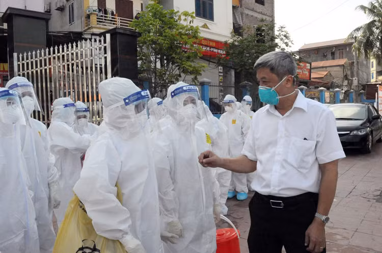 Bắc Giang điều 400 nhân viên y tế test nhanh Covid-19 toàn bộ điểm nóng