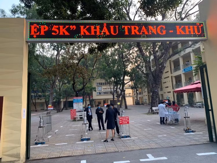 tro-lai-truong-truong-thpt-nguyen-gia-thieu.jpg