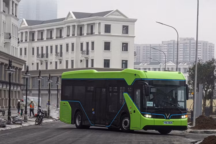 Xe buýt điện VinBus bắt đầu chạy thử nghiệm tại Hà Nội - 1
